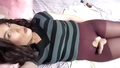 I suck my own dick and do a solo video on her cock