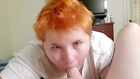 Amateur redhead with tattooed ass in a deepthroat vid