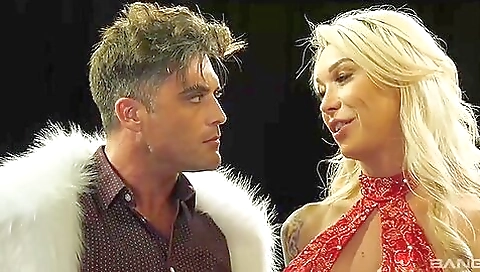 Blonde babe with big tits and a big booty is super hot