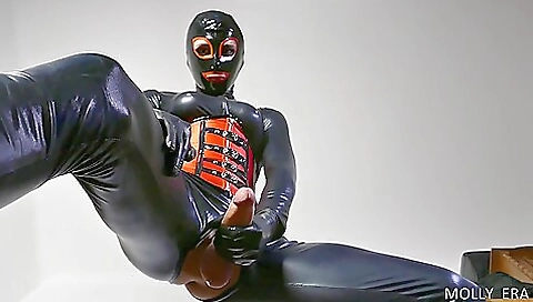 Amateur porn actress with a nice ass enjoys a big cock